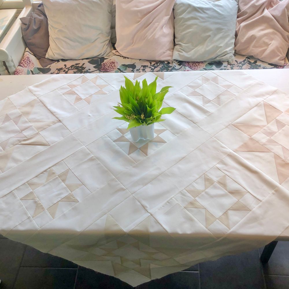 Tähtiblokki - Aloittelijoille sopiva Tilkkutyöohje - Digitaalinen (pdf)